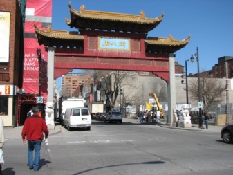 archway in montreal chinatown